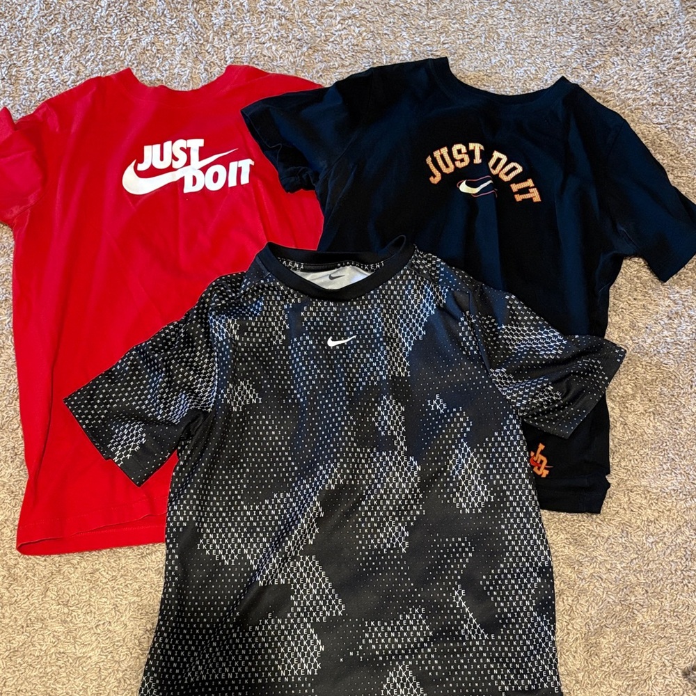 Lot of 3 boys XL Nike Tees